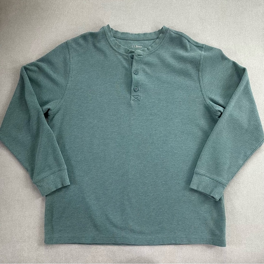 L.L. Bean Men's Long Sleeve Henley Shirt. Large. Sage Green.